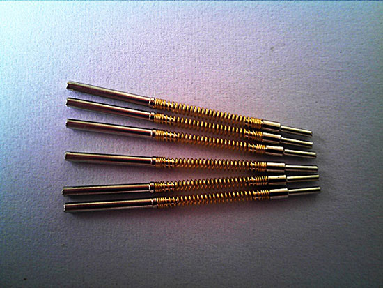 pogo pin探针连接器是一种应用于电子产品中的精密连接器,广泛应用于半导体设备中,起连接作用。Pogo pin探针连接器是一种由针头、弹簧、针管三个基本部件通过精密仪器铆压预压之后形成的弹簧式探针。 pogo pin探针连接器是一种应用于电子产品中的精密连接器,广泛应用于半导体设备中,起连接作用。Pogo pin探针连接器是一种由针头、弹簧、针管三个基本部件通过精密仪器铆压预压之后形成的弹簧式探针。pogo pin探针连接器针管选择的材料比较多一般选用PB的材料。导致良率低下的最主要的原因可能是因为